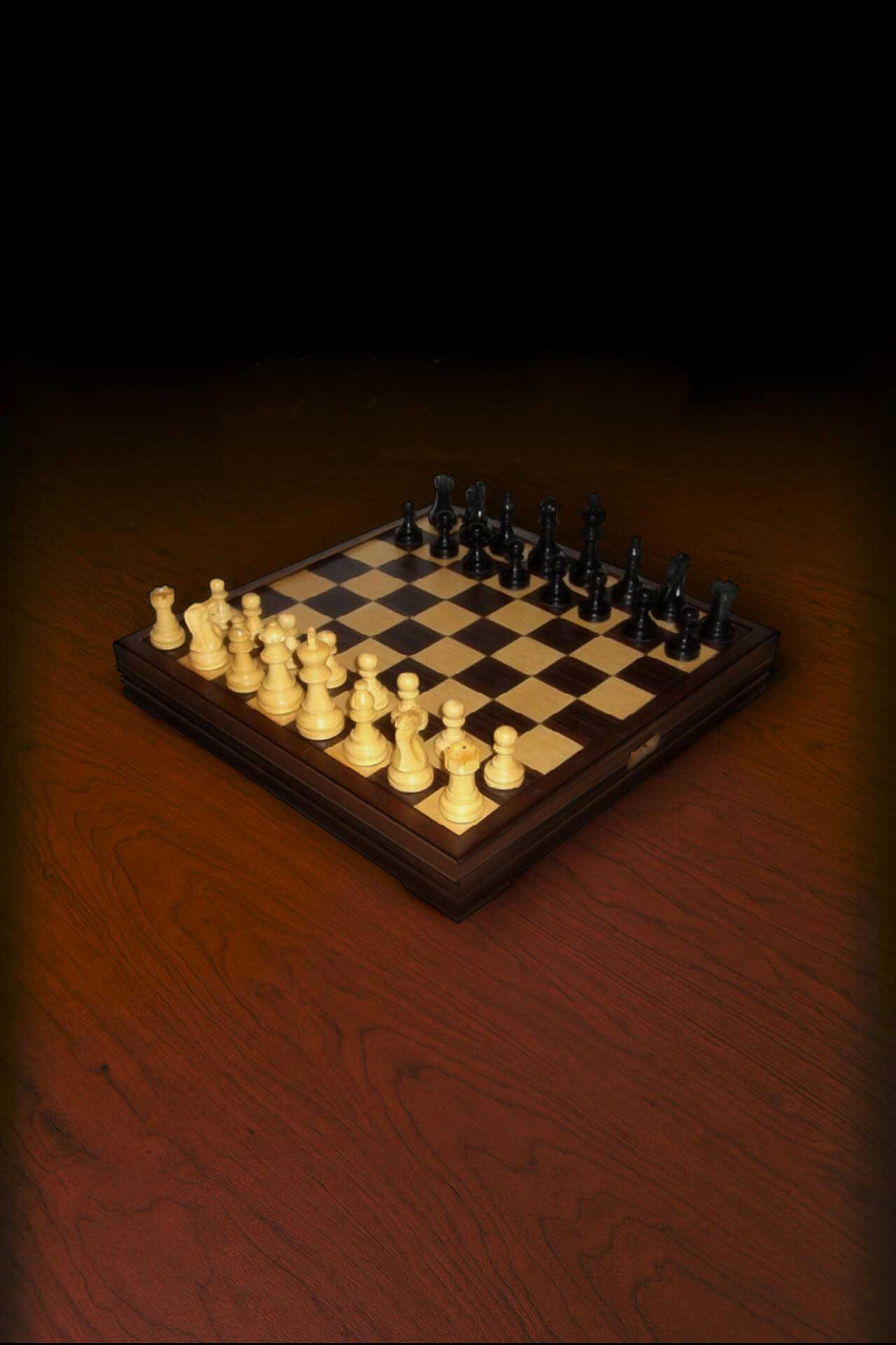 Chess with a computer — xogar en liña para libre en Playhop